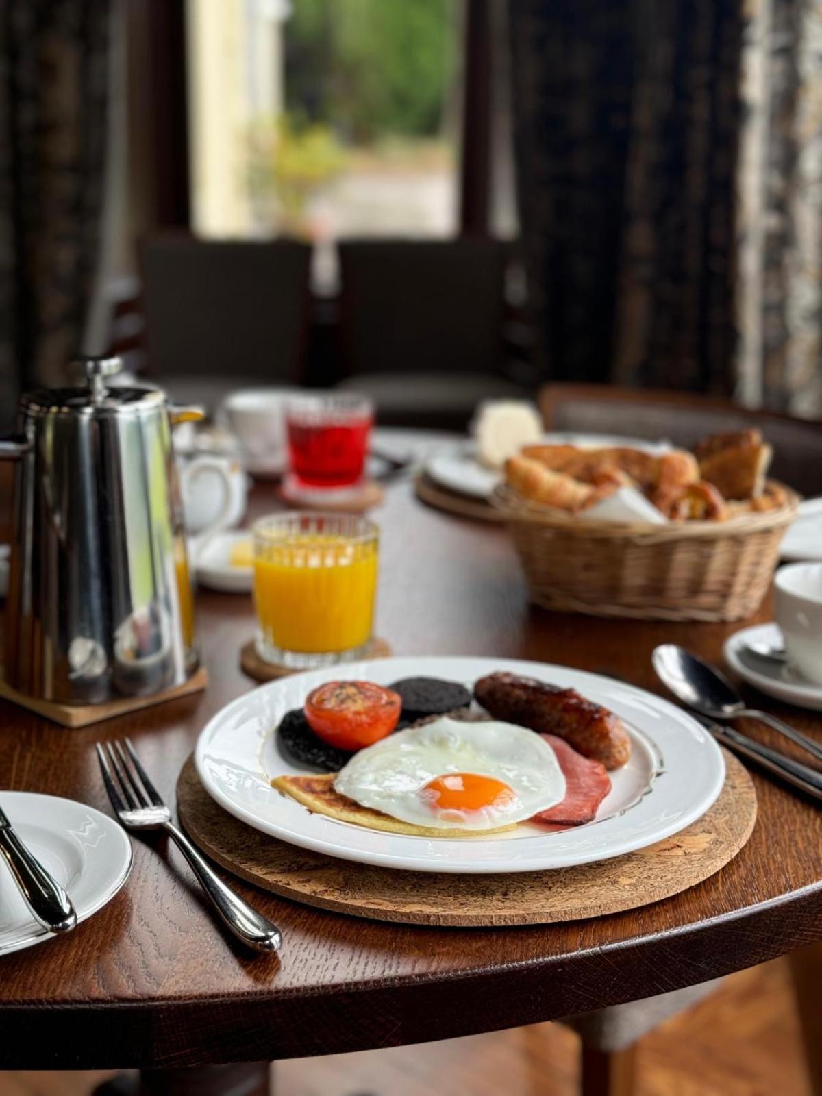 Glenfinnan House Hotel Екстериор снимка